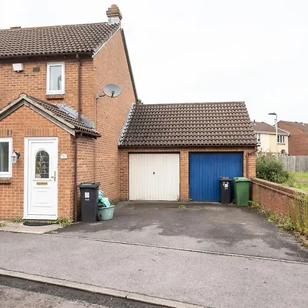 Contractor's Haven In Patchway