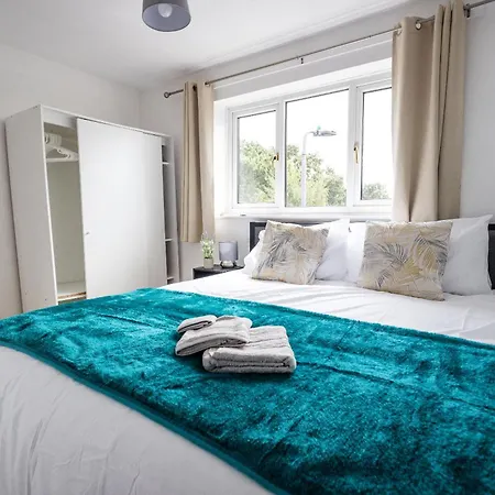 Contractor's Haven In Patchway Semesterbostad *
