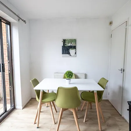 Contractor's Haven In Patchway בריסטול