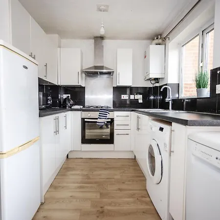 Contractor's Haven In Patchway *